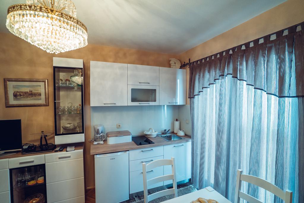 Ivica Apartments Имотски Екстериор снимка